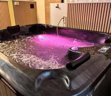 Vesoul Apartment | Jacuzzi des Voutes