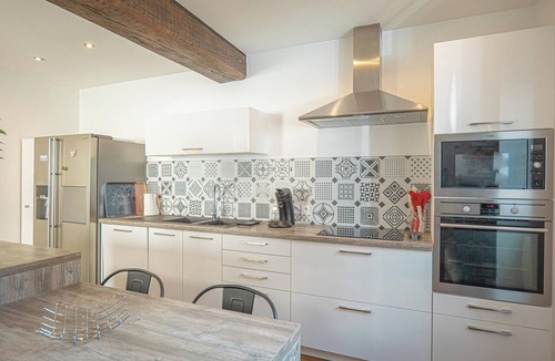 Morey-Saint-Denis House | Jacuzzi - sauna - wellness - bed and breakfast - wine route