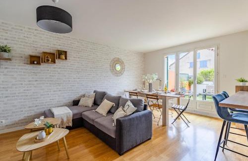 Charnay-les-Macon Apartment | Jardin suspendu - 3 chambres - 2 salles de bain - Parking dans résidence privée