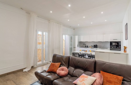 Beziers City Centre Apartment | Jaspe Flat, T4 de Charme Avec Exterieur
