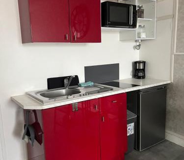Moulins Apartment | Joli studio avec parking privé, bien situé