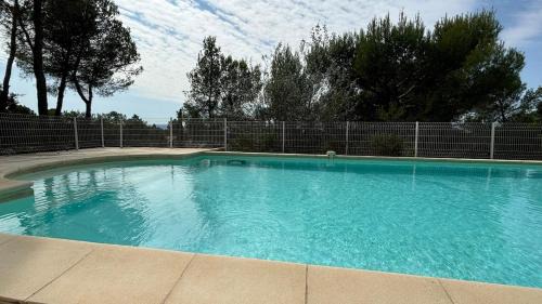 Bedoin House | Jolie maison avec piscine , proche du centre de Bédoin