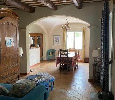 Saint-Didier Villa | jolie villa avec piscine proche Avignon