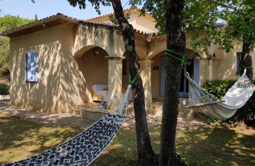 Saint-Didier Villa | jolie villa avec piscine proche Avignon