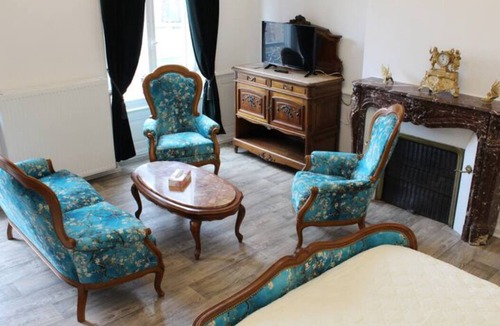 Luxeuil-les-Bains Apartment | JOSEPHINE BEDROOM