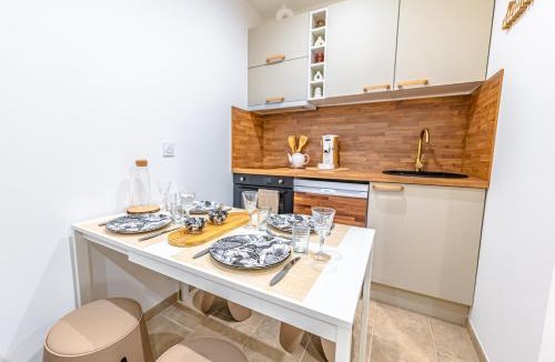 Albertville Apartment | Jungle Caverne- spa privé, logement atypique