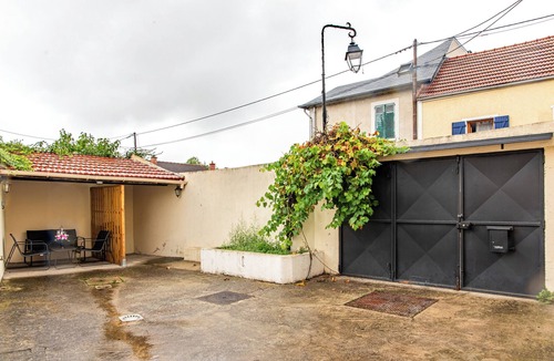 Saint-Michel-sur-Orge House | Just 300 metres from the train station! The ideal family home for visiting Paris!