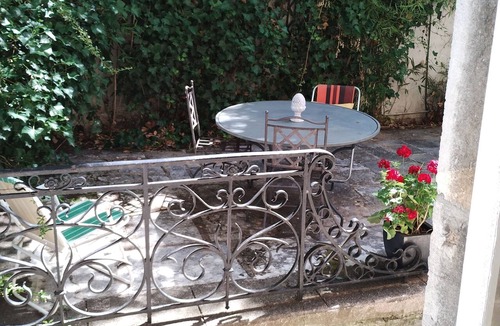 Besancon Old Town Apartment | Just a stone's throw from the Citadel, a luxury apartment that sleeps 5.