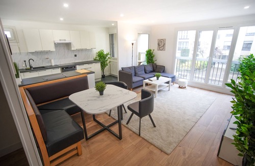 L'Hay-les-Roses Apartment | Keyless Modern and Spacious Appartment 90m2 Parking