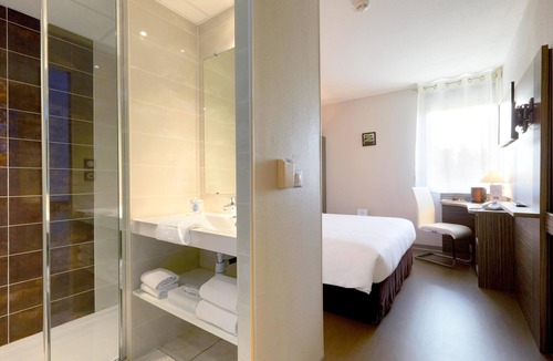 Albaret-Sainte-Marie Hotel | Kyriad Saint Chely d'Apcher - Aire de la Lozère