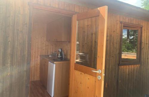 Roye Ski Chalet | L'Écorce & le Tanin - 2 cabanes cosy pour 4, pêche