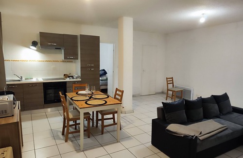 Marnay Apartment | L'écrin de l'abreuvoir – Cozy Ground-Floor Retreat in Marnay Near Besançon