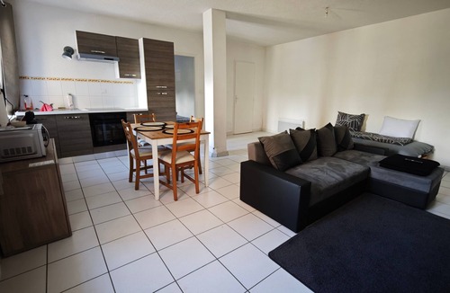 Marnay Apartment | L'écrin de l'abreuvoir – Cozy Ground-Floor Retreat in Marnay Near Besançon