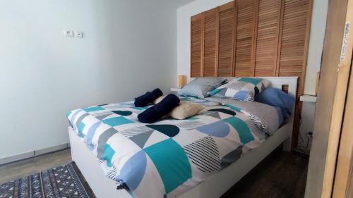 Montbrison Apartment | 'L' éphémère escale' appartement calme avec parking gratuit sur place