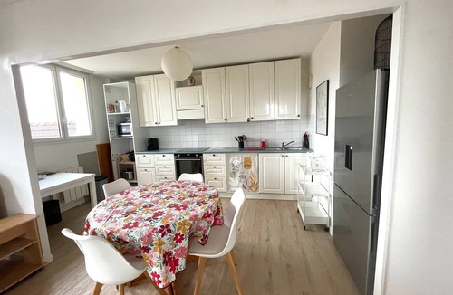 Saint-Jean-Baptiste Apartment | L'étage Lumineux