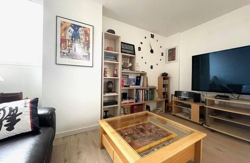 Saint-Jean-Baptiste Apartment | L'étage Lumineux