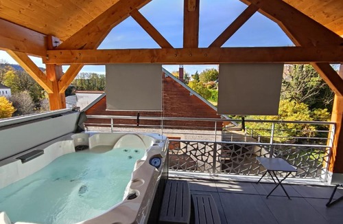 Champagnole Apartment | L'ACIÉRIE Logis de luxe avec Jacuzzi