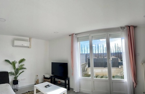 Montbeliard House | L'adresse Matisse 4 chambres avec jardin, barbecue et parking privé