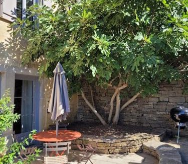 Menetru-le-Vignoble House | L'Alambic à Martial