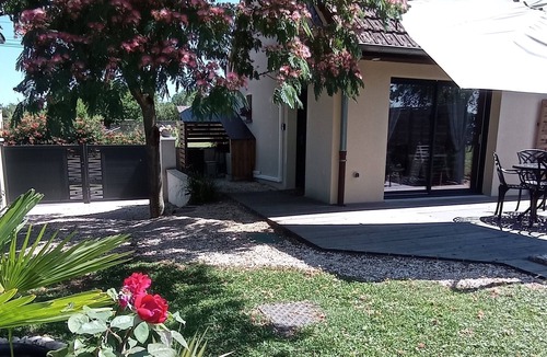 Saint-Maurice-en-Riviere Cottage | L'Albizia Air-conditioned * self-catering cottage Private parking and garden