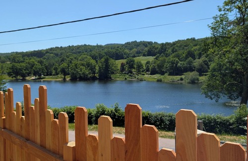 Corancy Ski Chalet | L'annexe du lac (Chalet on the shores of Lake Pannecière) 2/4 people