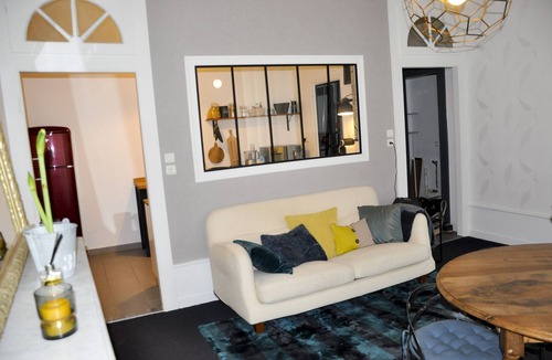 Lons-le-Saunier Apartment | L'Aparté a charming accommodation in the heart of old Lons le Saunier