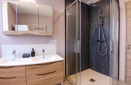 Paroisse Saint-Augustin-de-Chaux Apartment | L'appart 1807 - Spacieux - Proche centre et zone portuaire - Parking