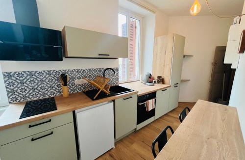 Centre-ville Apartment | L’appartement lumière