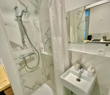Besancon Old Town Apartment | L art Deco studette Besançon vieille ville
