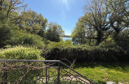 Champagney House | L'Art du Bassin nature and access to water.