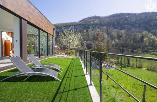 Sainte-Marie-d'Alvey House | L'arveysan