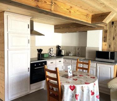 Maiche Apartment | L'atelier de l'horloger, 1 à 4 personnes