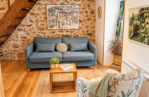 Saint-Cyr House | "L'Atelier de Pierre" Gîte Atypique