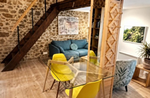 Saint-Cyr House | "L'Atelier de Pierre" Gîte Atypique