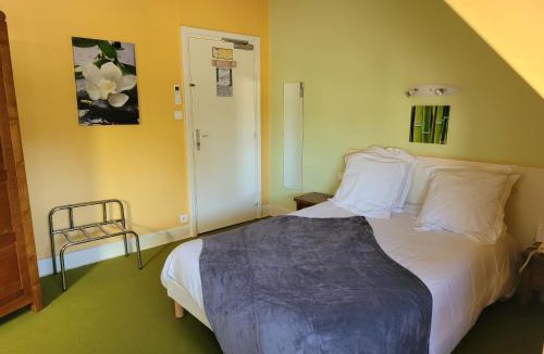 Dompierre-sur-Besbre Hotel | L'AUBERGE DE L'OLIVE