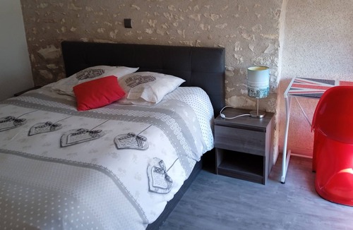 Azy House | L'Écurie de Lili is ideally located between Bourges and Sancerre, in a quiet country setting.