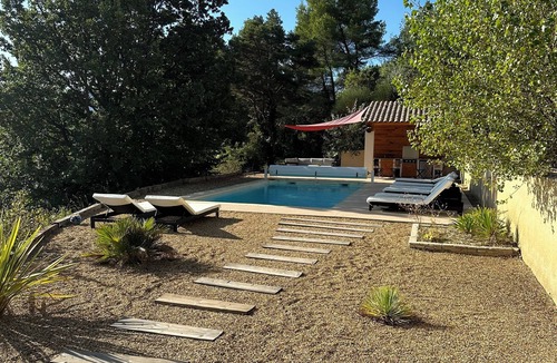 Propiac Apartment | L'Eglantier gîte in drome provençale facing Mont Ventoux, nature pool