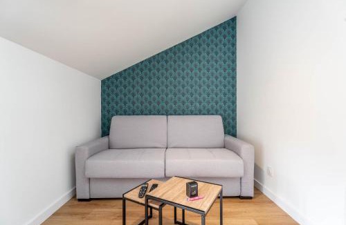 Pelussin Apartment | L'Emeraude By Clem