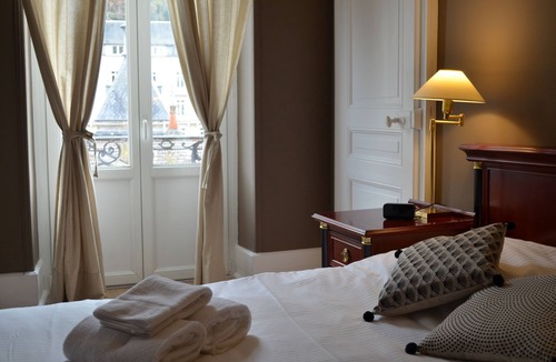 Plombieres-les-Bains Hotel | L'Empereur, sa Femme et le petit Prince