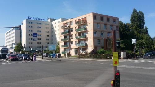 Quartier Centre Ville Apartment | l'ESCALE à 50 m de la gare de viry chatillon