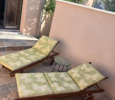 Saint-Paul-Trois-Chateaux Apartment | L escapade jungle