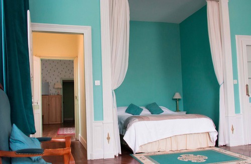 Accolay House | L'Escapade Place Voltaire