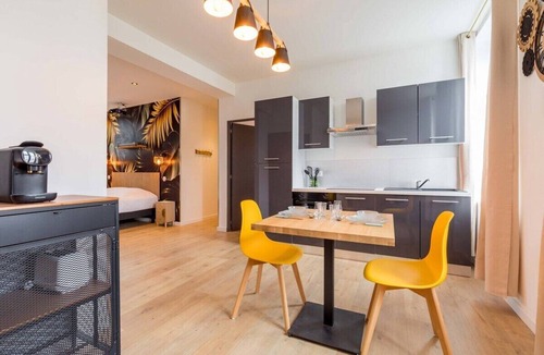 Le Creusot Apartment | L'essentiel appartement avec Jacuzzi et Sauna