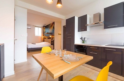 Le Creusot Apartment | L'essentiel appartement avec Jacuzzi et Sauna