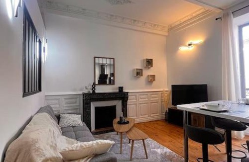 Cournon-dʼAuvergne Apartment | L'Haussmann - centre ville - 5 personnes