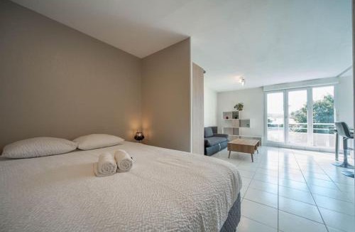Chatenoy-le-Royal Apartment | L Idylle Royale de Chatenoy Proche A6 Parking Facile et securise
