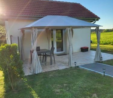 Menetru-le-Vignoble Apartment | L'Impasse du Jura