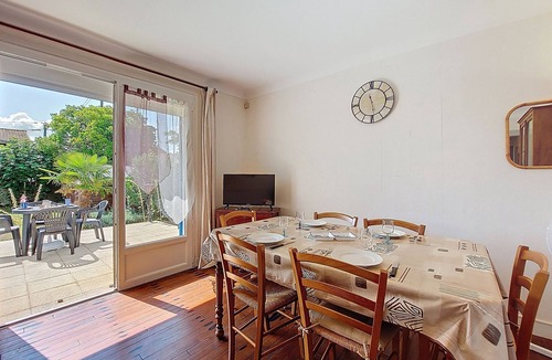 Vaux-sur-Mer Apartment | L'Océan by Interhome