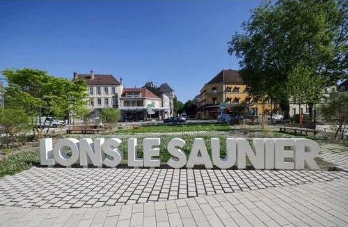 Lons-le-Saunier Apartment | L'oranger
