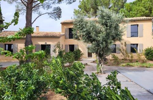 Caromb Villa | La Bastide des Amis